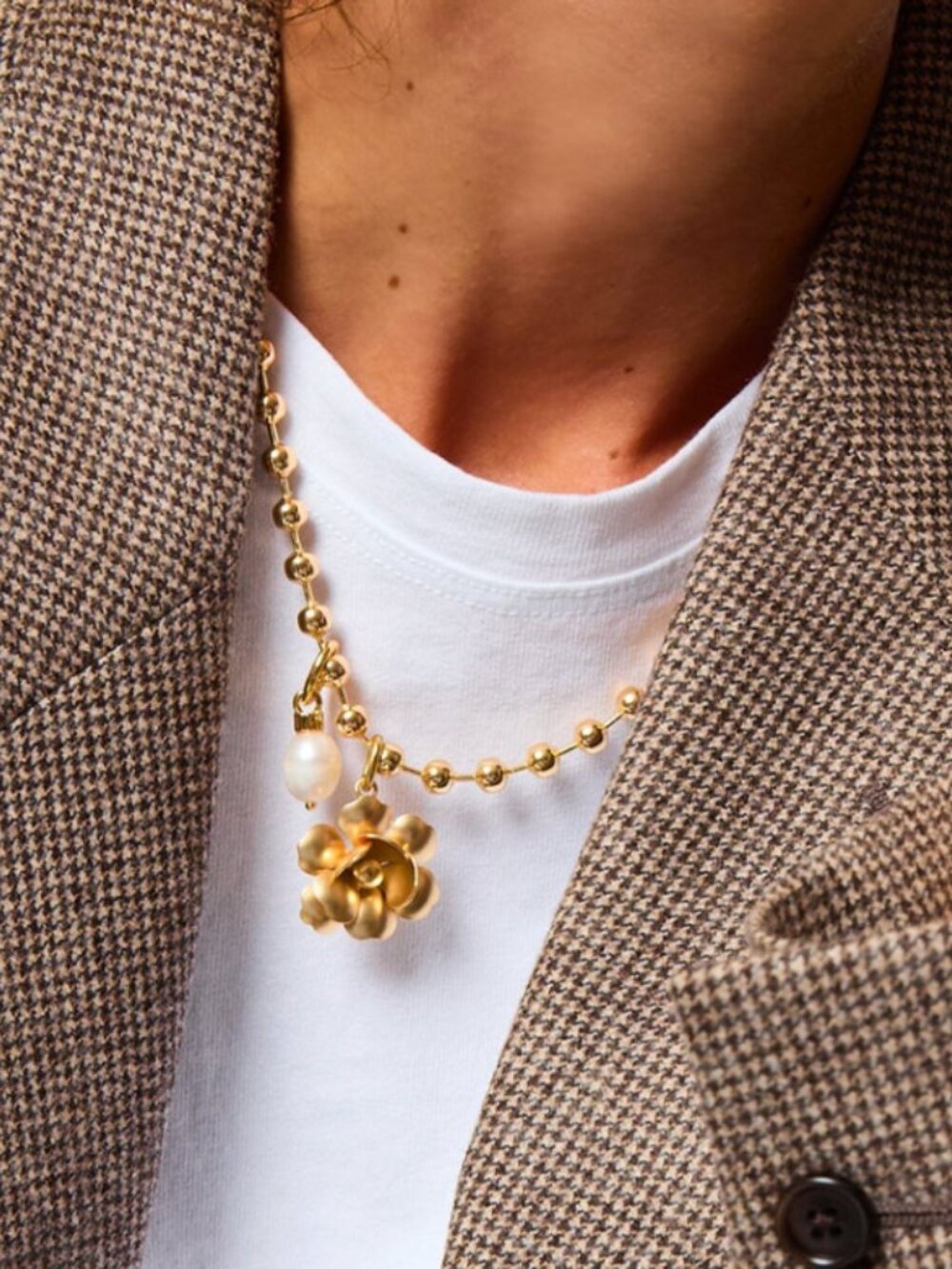 Roxanne Assoulin The Flower Meets The Pearl Necklace - Picture 3 of 5
